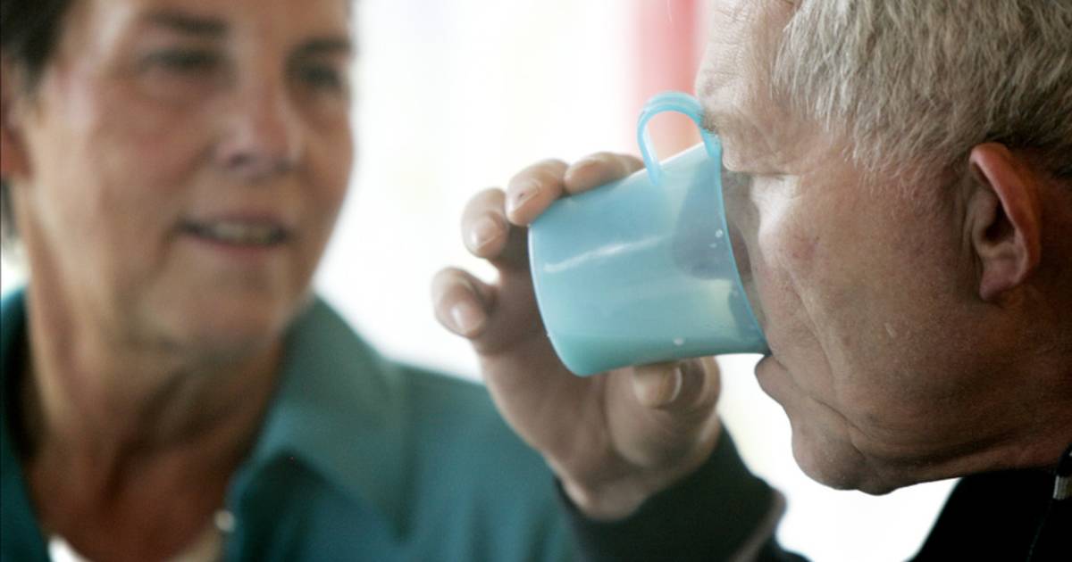 Vooral oudere mensen drinken te weinig, uitdroging dreigt Binnenland destentor.nl