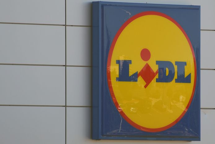 De Lidl bouwt een grotere supermarkt terug van 2000 vierkante meter.