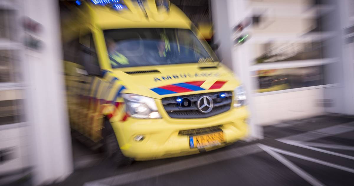 Dode en zwaargewonde bij eenzijdig verkeersongeval in Tzummarum