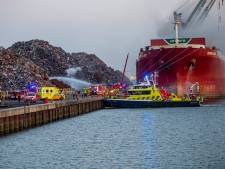 Ondanks grote brand geen schade aan schip in Dordrecht, oorzaak lijkt bekend: ‘Wél vervelend’