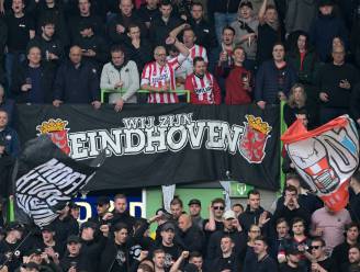 PSV-supporter Mart overweegt na 60 jaar zijn seizoenskaart aan de wilgen te hangen