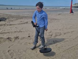 Luke (9) vindt granaat uit WOII op het strand van Scheveningen: ‘Gekke dingen overkomen ons vaak’