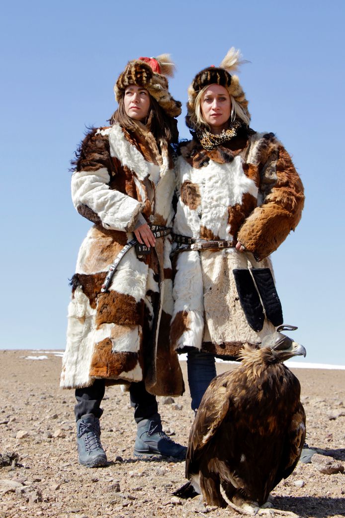 Merel Westrik en Eva Jinek in Into The Wild.