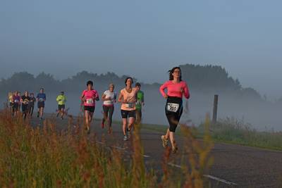 Voor de 25ste keer Dauwrennen in Den Hout: ‘Na de finish een worstenbroodje, koffie en misschien een