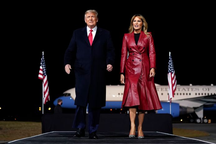 Donald Trump en Melania bij hun aankomst in Georgia.