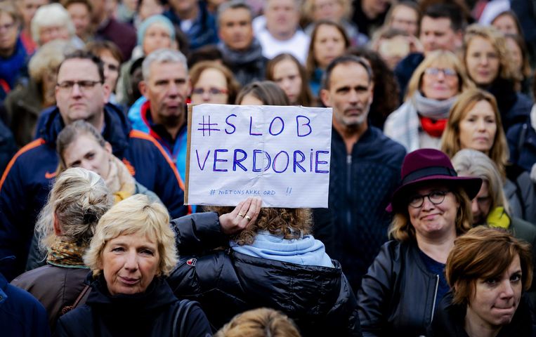 Stakende leraren in Den Haag, woensdag 6 november. Beeld ANP