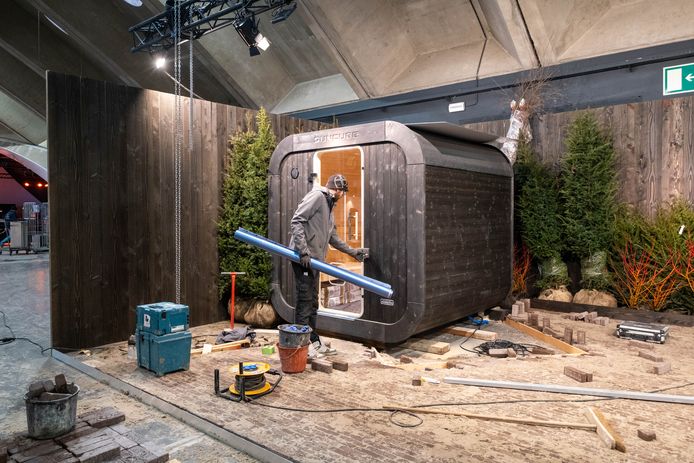 Wonen 2022. De stand in opbouw van Clear Water Projects.