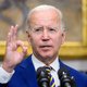Joe Biden lost campagnebelofte in en scheldt deel studieschuld kwijt