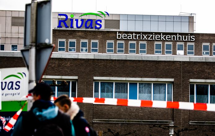 Het Beatrixziekenhuis in Gorinchem ging begin maart helemaal op slot, toen bleek dat een patiënt met het coronavirus op de IC was verpleegd.