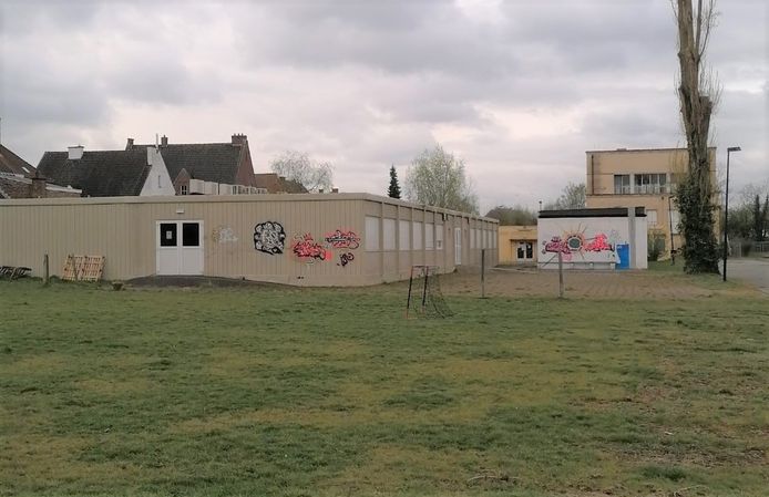 Op Campus Schoonmeersen staan al containers waar vluchtelingen kunnen opgevangen worden.