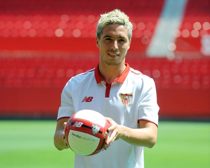 Samir Nasri bij zijn presentatie als speler van Sevilla.