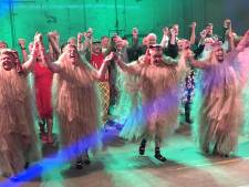 Goors meezingkoor viert zilveren jubileum met twee shows in De Reggehof
