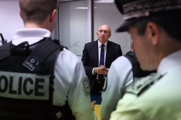 De Franse minister van Binnenlandse Zaken bracht een bezoek aan de agenten die de daders konden uitschakelen.