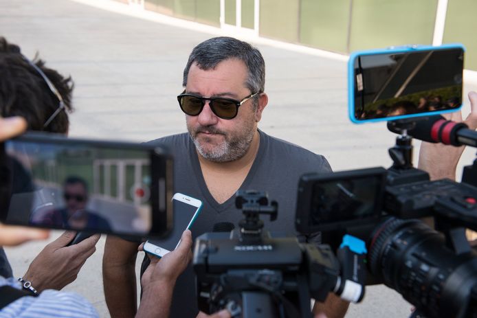 Topmakelaar Mino Raiola begeleidt Matthijs de Ligt in Turijn.