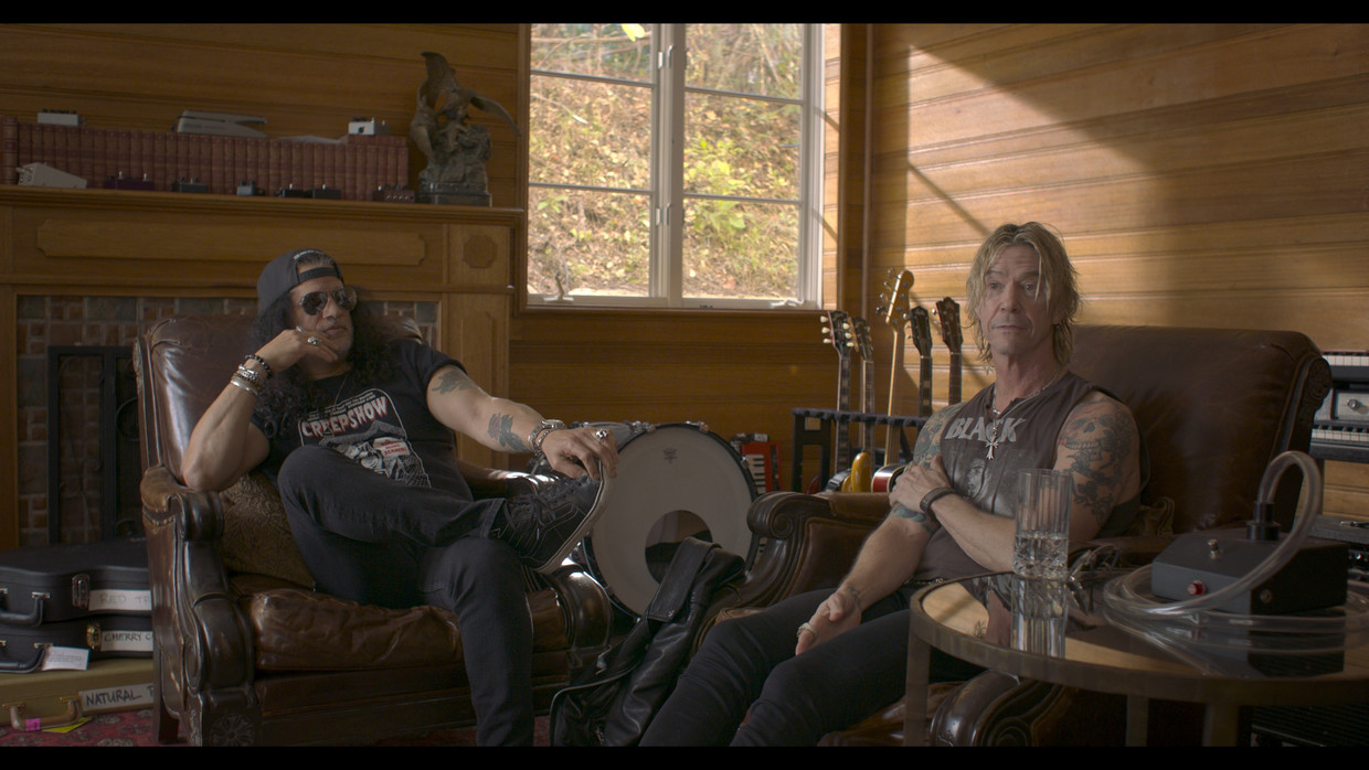 Duff McKagan en Slash van Guns N’ Roses in What Drives Us. Beeld 