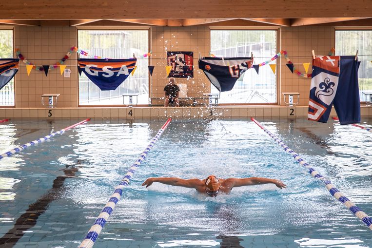 Gay Swim Amsterdam bestaat 25 jaar ‘Het is fijn dat je niet hoeft stil