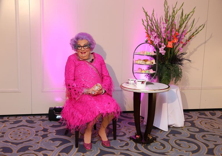 Oltre alla ridicolmente malvagia “Lady Edna” (1934-2023), anche il Principe divenne