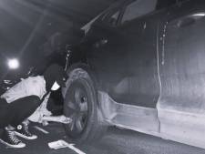 Activisten laten banden leeglopen van terreinauto’s in Amersfoort: ‘Buitengewoon schandelijk’