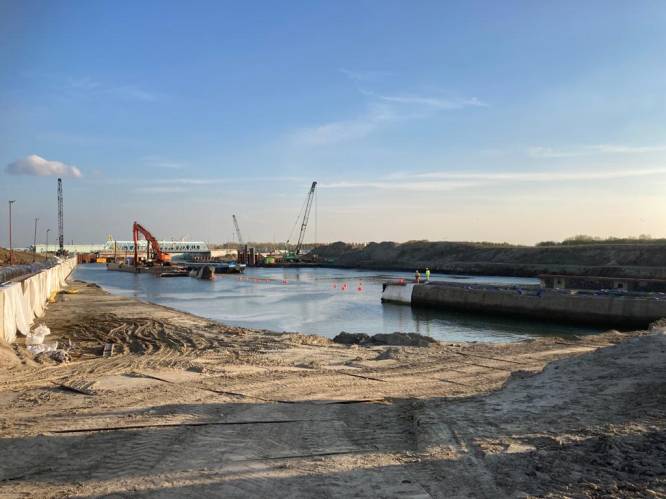 Het gaat volgende week nog twee keer knallen op het sluizencomplex in Terneuzen