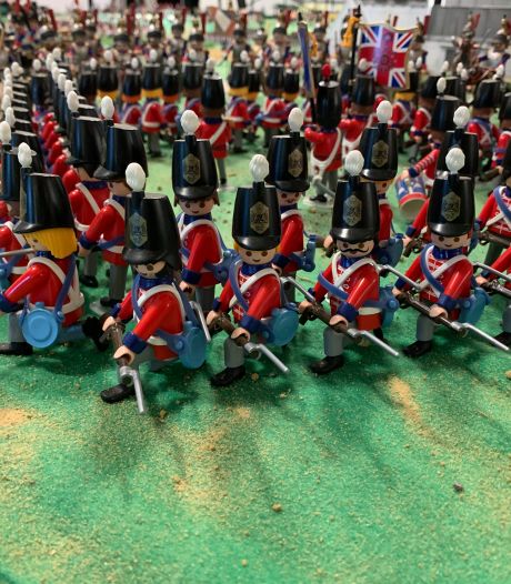 L’Empire napoléonien s’expose en figurines Playmobil à Waterloo
