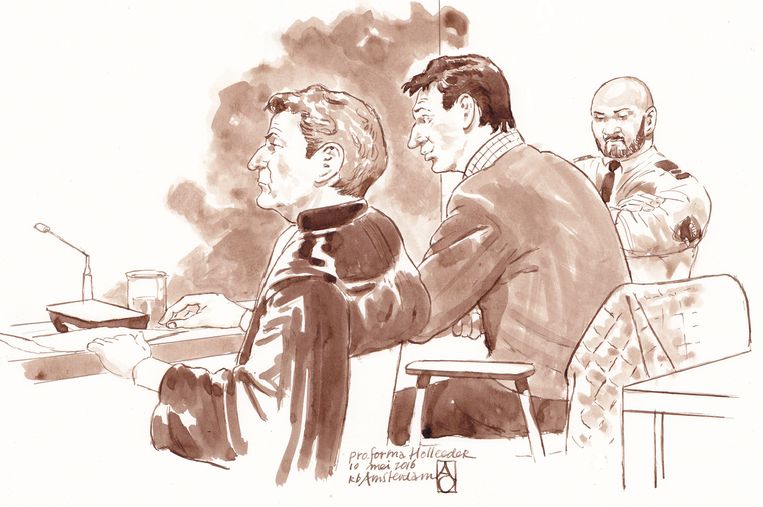 Een tekening van Willem Holleeder (M) met zijn advocaat Stijn Franken (L) tijdens een zitting in de rechtbank van Amsterdam, 10 mei 2016. Beeld anp