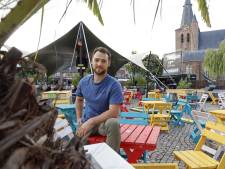Tijdelijk terras op de Markt in Schijndel: ‘zeecontainers met bier en wijn en gáán’