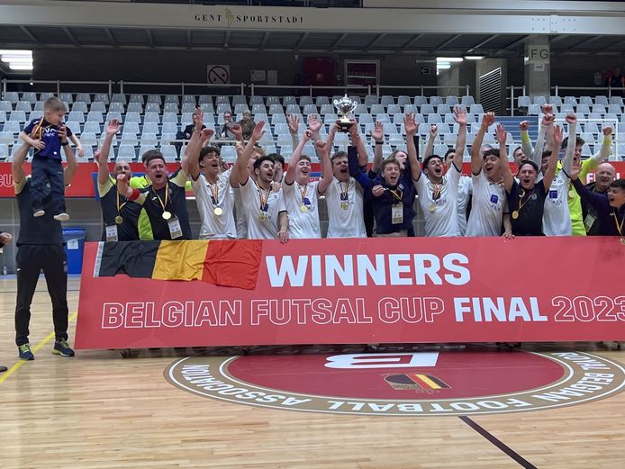 inschakelen spreken Mus RSCA Futsal pakt eerste prijs: U21 winnen beker van België na 2-6-winst  tegen Moeskroen | Sport in de buurt | hln.be