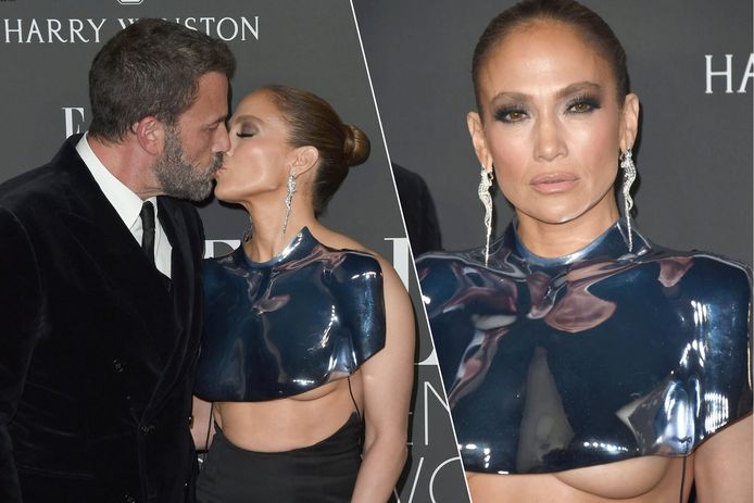 Jennifer Lopez gaat viraal met 'underboob' op de rode loper naast man Ben Affleck.