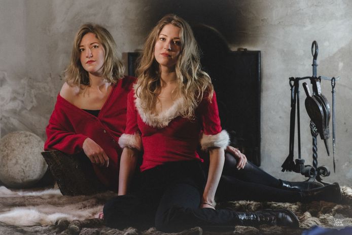 De Oost-Brabantse zussen Loes en Renée Wijnhoven (alias Clean Pete) maakten met 'Gloria' een zeer originele kerstplaat.