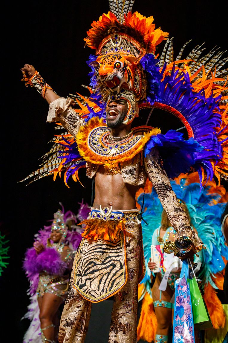 King Kevin Gumbs, de eerste koning van het Zomercarnaval in Rotterdam. Beeld Ducos/Peter Bezemer