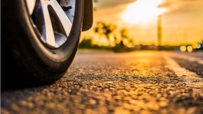 ‘Half miljoen Nederlanders rijdt nog steeds op winterbanden’