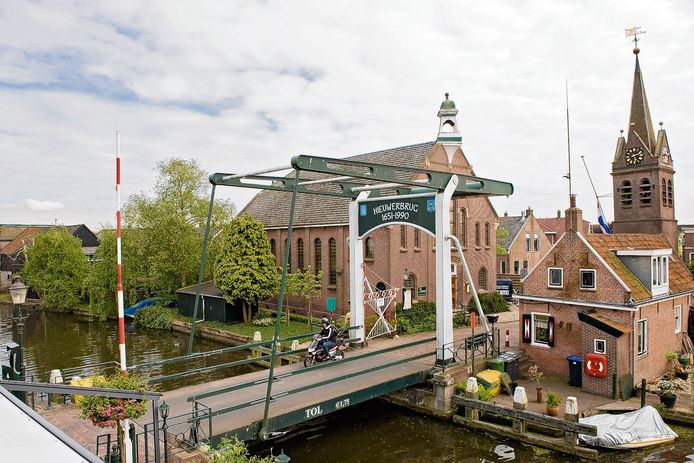 De Tolbrug in Nieuwerbrug.