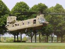 Chinook-helikopters landen midden in Den Bosch