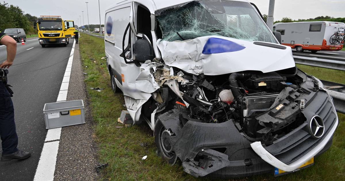 Kettingbotsing op Nijmeegse brug richting A73 zorgt voor flinke vertraging.