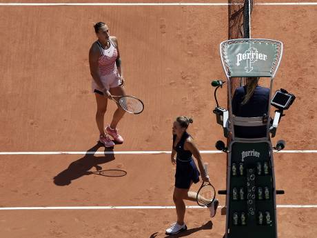 Aryna Sabalenka begint goed aan Roland Garros, maar krijgt geen hand van Oekraïense Marta Kostjoek