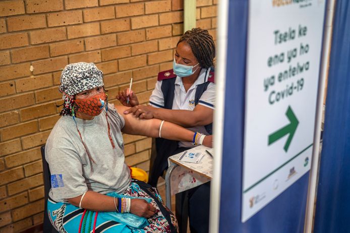 Sinds het begin van de pandemie waren er in Zuid-Afrika al 3,7 miljoen besmettingen.