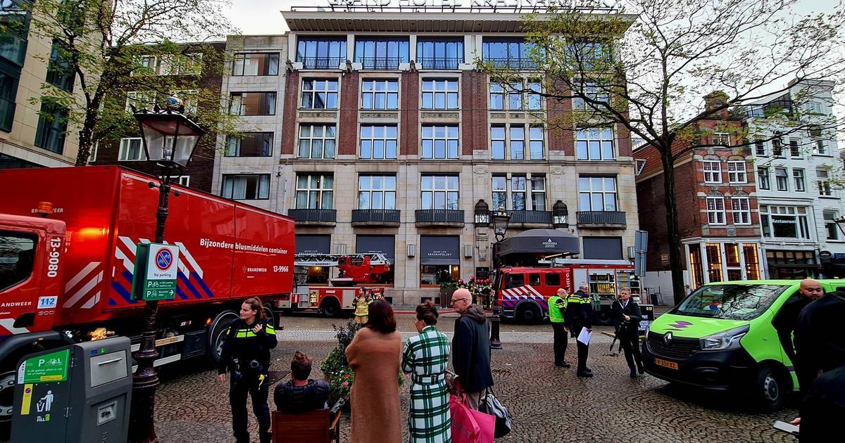 Hotel Krasnapolsky ontruimd vanwege brand: ‘We moesten rennen’