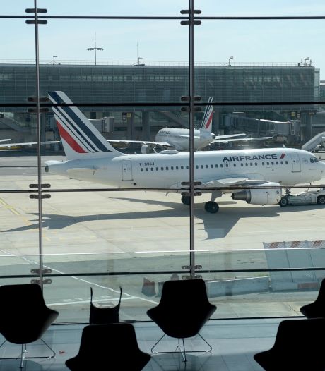 Un footballeur français et sa compagne interpellés avec 100 kg de cocaïne à l’aéroport de Roissy