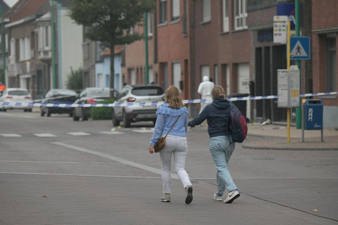 Het bankkantoor van AXA in de Kapelstraat in Essen was het doelwit van de criminelen.