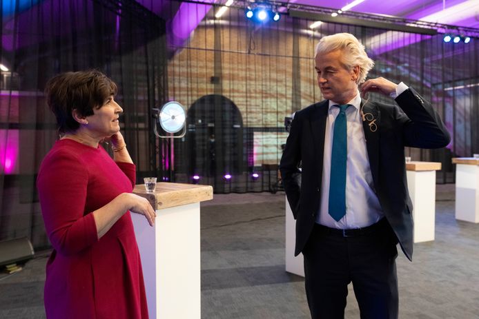 Nederland,  Den Bosch, lijsttrekkersdebat voor landelijke verkiezingen in de Brabanthallen. foto Lilian Ploumen en Geert Wildrs na afloop debat.
