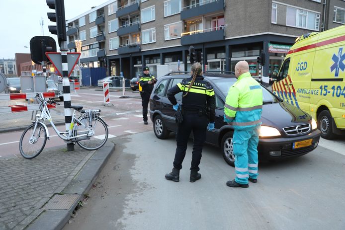 Een ongeluk met een elektrische fiets bij de Papsouwselaan in Delft afgelopen januari.