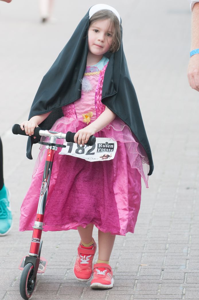 Paters en nonnen lopen in de kijker | Regio | hln.be