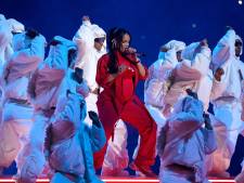 Enceinte de son deuxième enfant, Rihanna signe un show grandiose lors de la mi-temps du Super Bowl