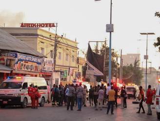 Aanslag op hotel in Mogadishu: zeker 17 doden en tientallen gewonden, veiligheidstroepen slagen erin belegering te beëindigen 