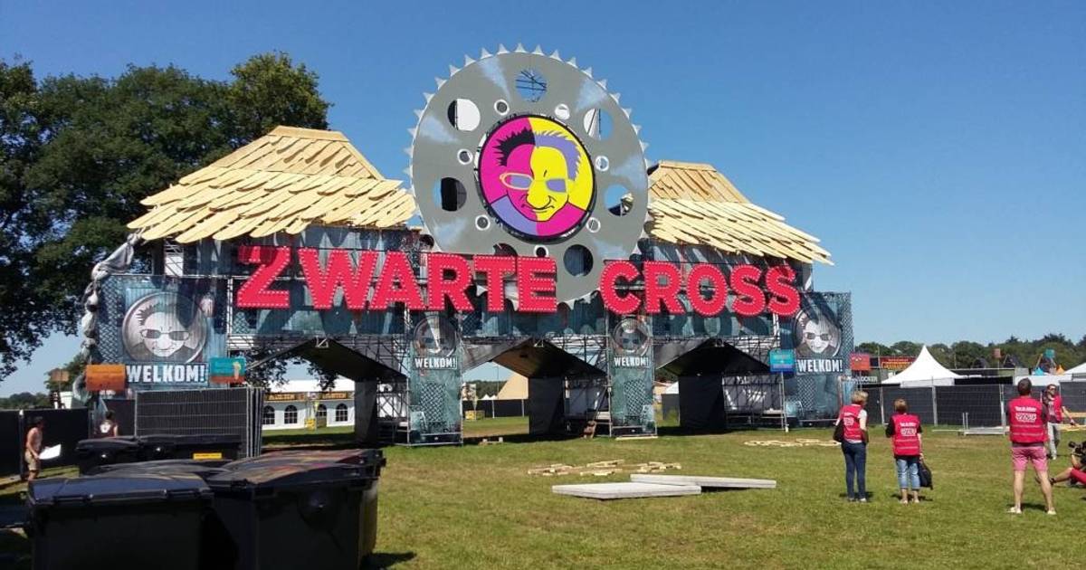 Stilstaan op de A18 door file naar Zwarte Cross | Zwarte ...