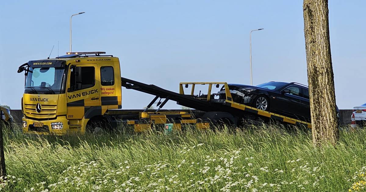 A12 bij Ede weer vrij na ongeval met meerdere voertuigen.