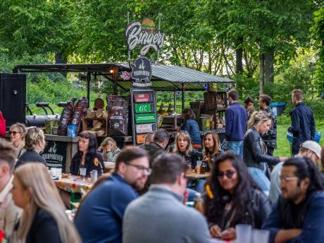  ‘Zé-ven-tien-vijftig! voor twee Leffe en een verplicht glas!’ Inflatie treft ook foodtruckfestival