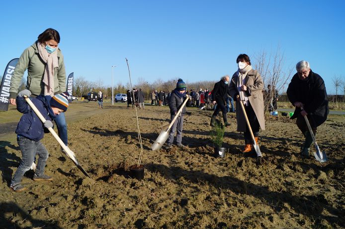 De eerste pluktuin van Roeselare is in de maak in de Piljoenstraat