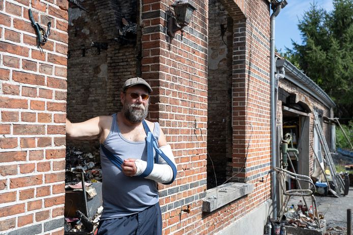 NIJLEN - Afgelopen weekend brak er brand uit in de woning van Jos. De schade is bijzonder groot.