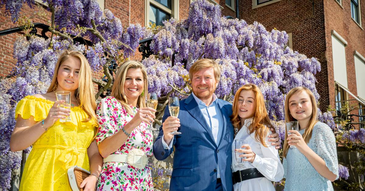 Still A Dancing Willem Alexander And Maxima On King S Day The Streamers Come To Noordeinde Palace Show Netherlands News Live